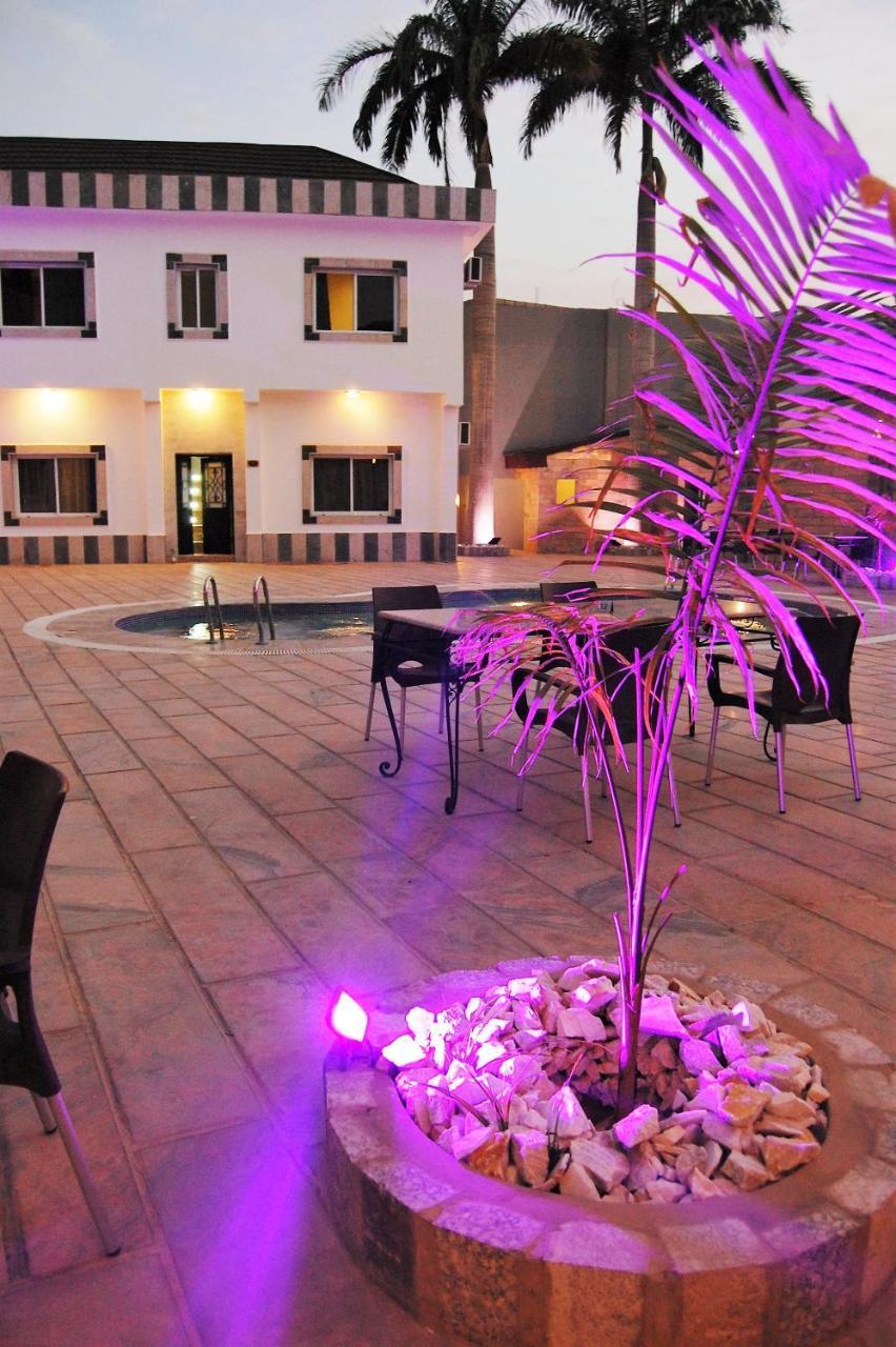 R & K Guest Palace Kano Exterior photo